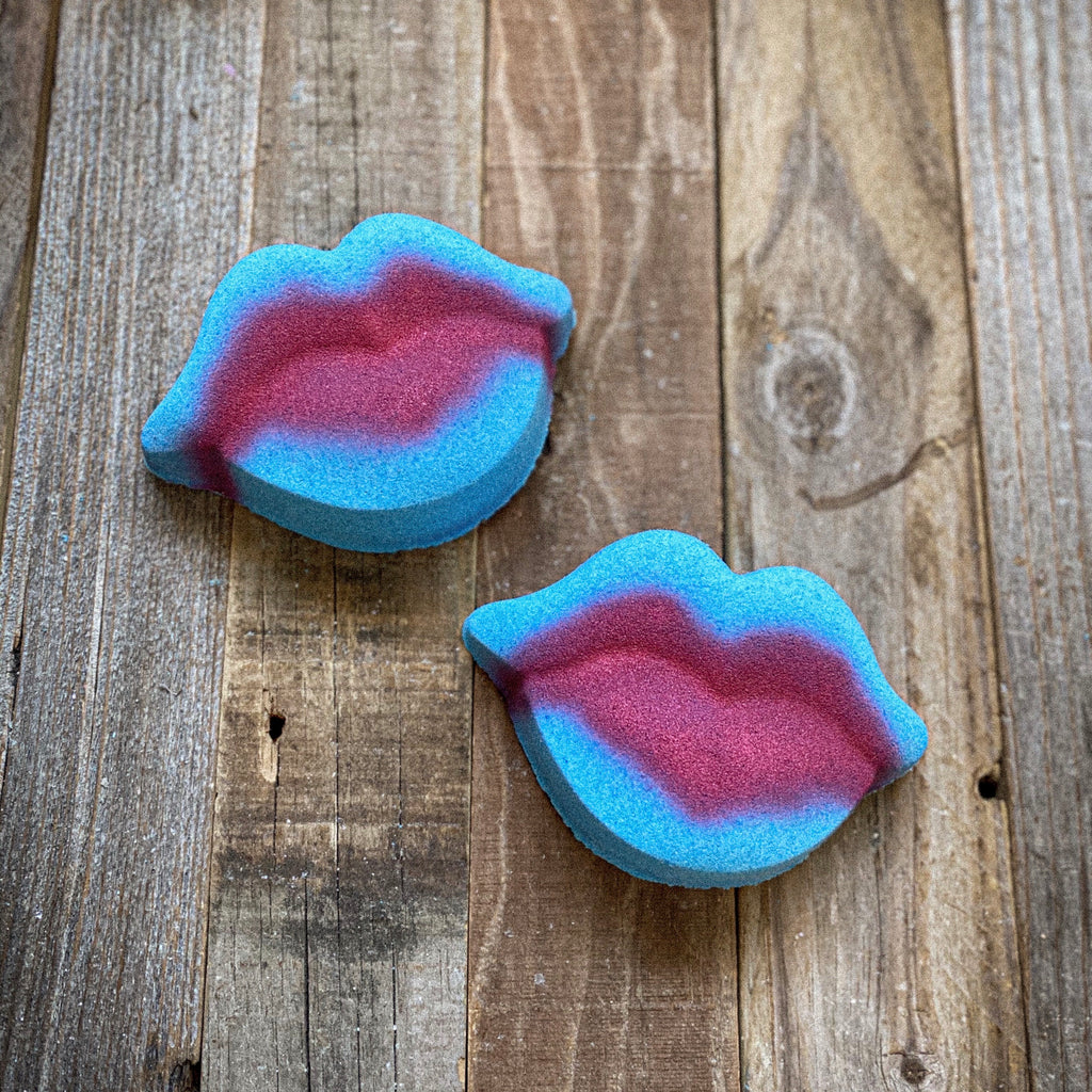 Foaming Bath Bomb - Caribbean Coconut Lips